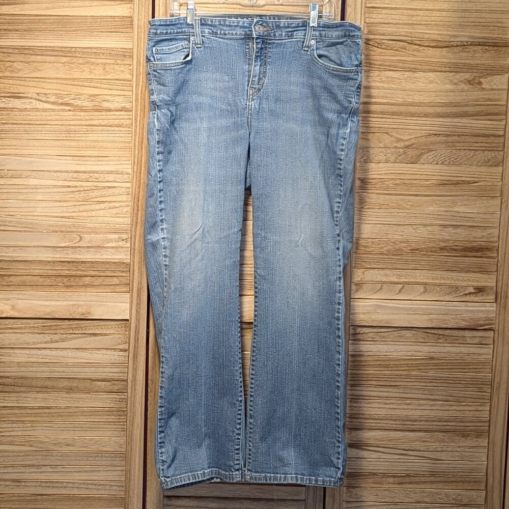Levi's 590 Jeans Boot Cut Classic Light Blue Size 16W Medium - Picture 2 of 15